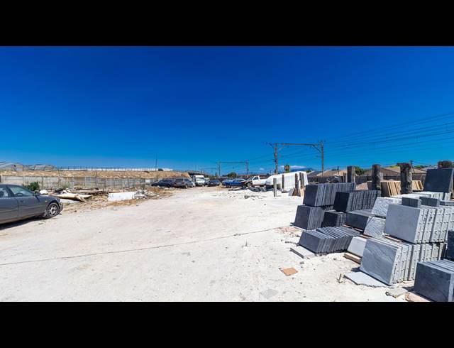 9,923M² WAREHOUSE FOR SALE IN BRACKENFELL INDUSTRIAL